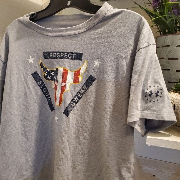 Under armor Rock Shirt Women's Medium Blood Sweat Respect - Picture 1 of 4